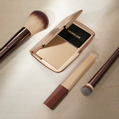 Hourglass Vanish Airbrush Pressed Powder &mdash; матуюча пудра Translucent Medium, 10,5 г