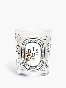Diptyque Les D&eacute;licieuses Biscuit &mdash; ароматическая свеча с нотами печенья и корицы, 190 г