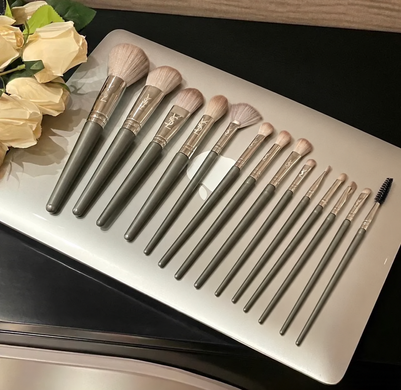 Yves Saint Laurent (YSL) Brush Set &mdash; универсальный набор кистей для макияжа, 14 шт