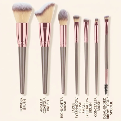 Chanel Makeup Brush Set &mdash; універсальний набір пензлів для макіяжу, 7 шт