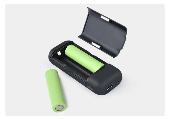 Зарядное устройство для аккумуляторов типа 18650 с функцией Power Bank